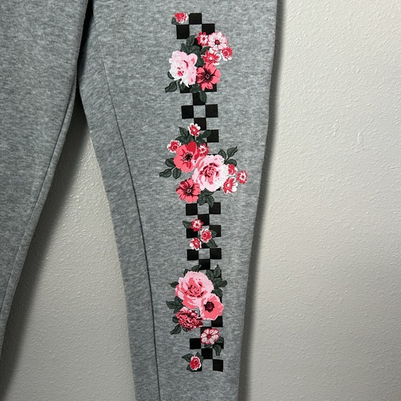 Cute grey sweatpants with floral print - Picture 4 of 8
